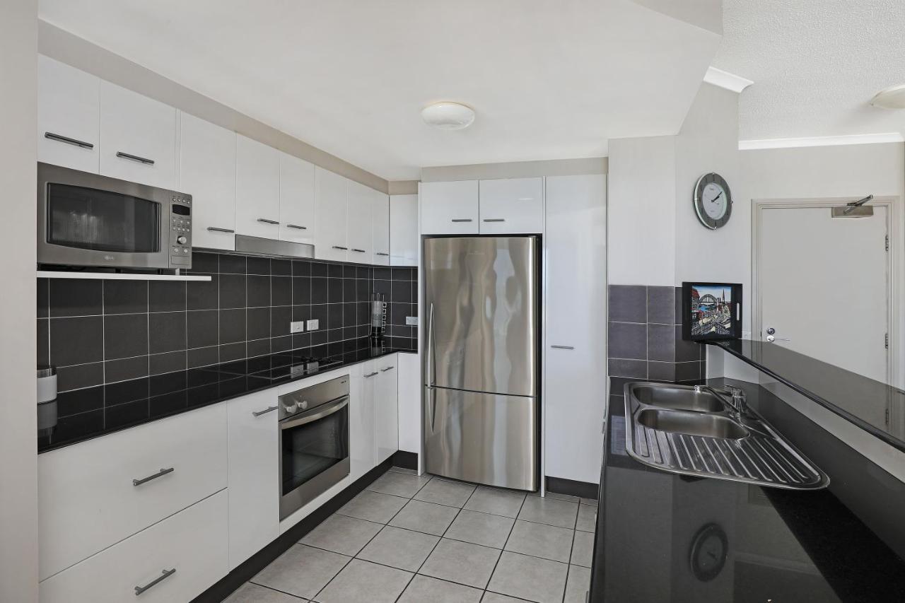 Mariners Resort Kings Beach Caloundra Exterior photo