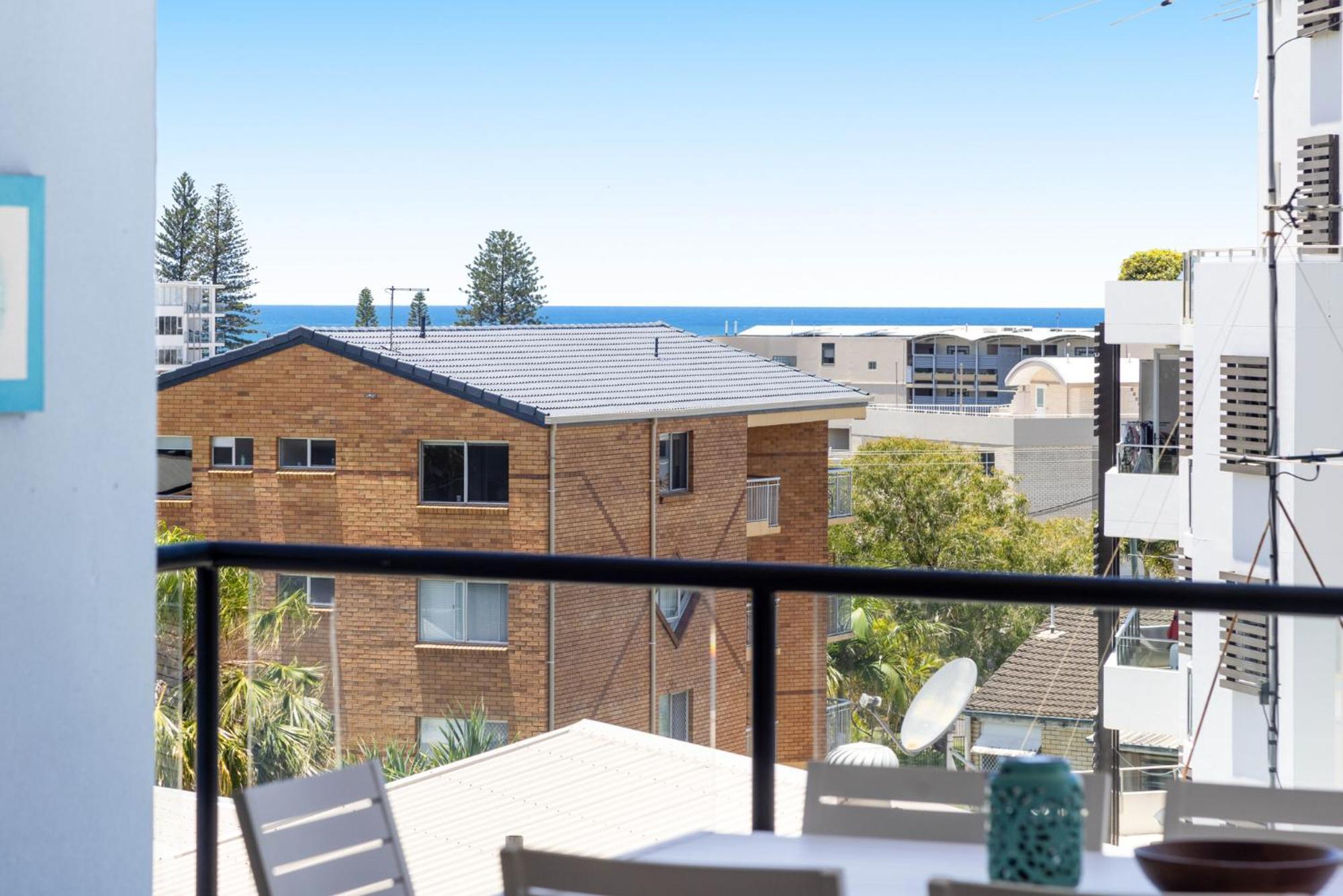 Mariners Resort Kings Beach Caloundra Exterior photo